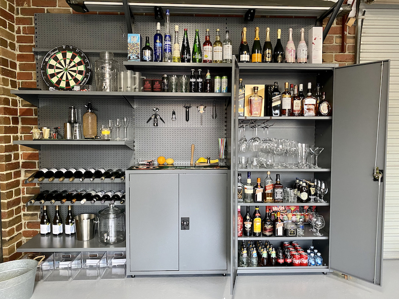 How To Set Up The Ultimate Bar in Your Garage? GarageKing